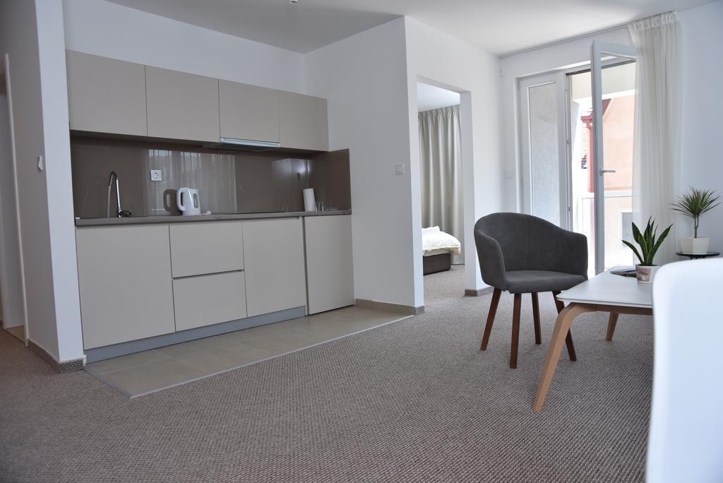 Kozle City Apartments Szkopje Szoba fotó