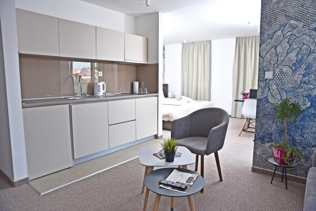 Kozle City Apartments Szkopje Szoba fotó