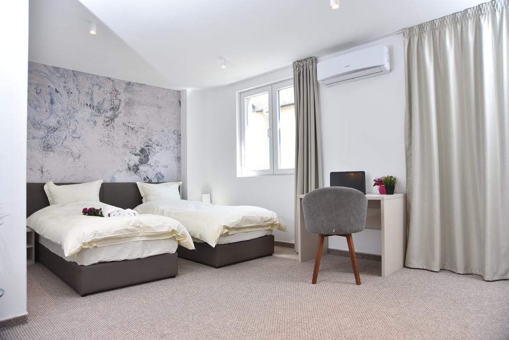 Kozle City Apartments Szkopje Szoba fotó